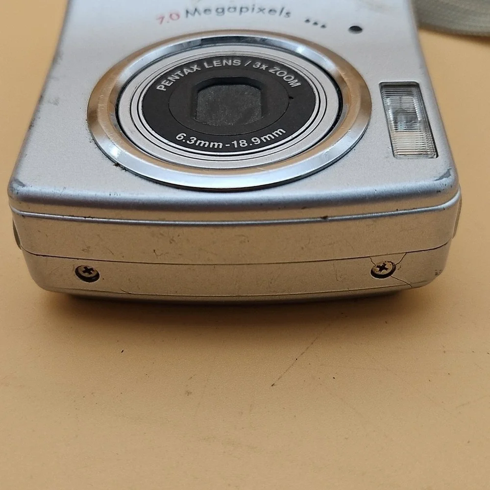 Pentax Optio M20 7.0MP Digital Camera Silver UNTESTED AS IS FOR PARTS